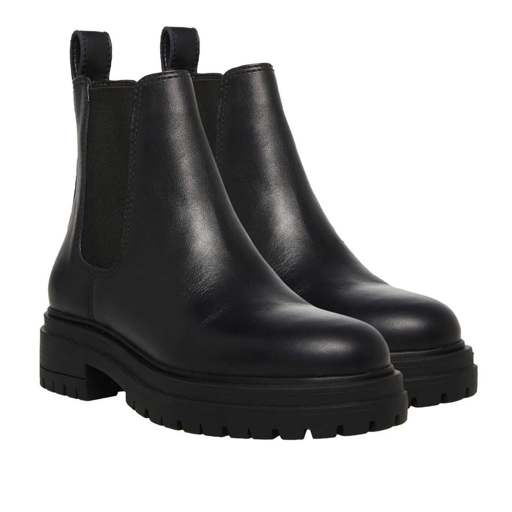 🌚STEVE MADDEN🌚 LOLLA GENUINE LEATHER LUG SOLE CHELSEA BOOTS